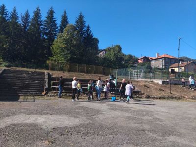 Трудов ден в училище – сръчни малки ръчички и големи сърца 17